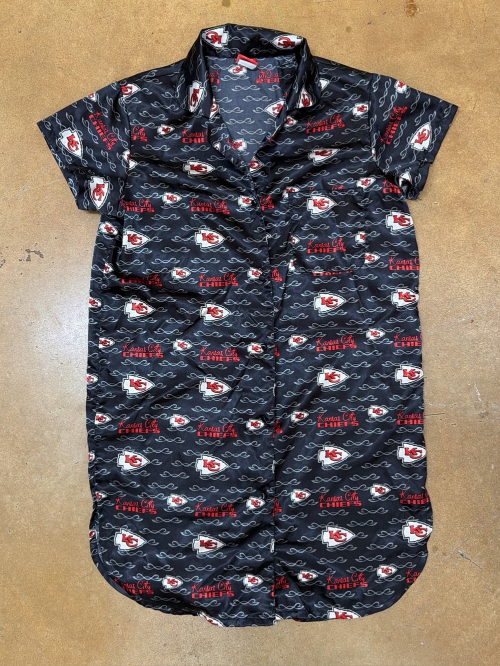 NFL Kansas City Chiefs  SLEEP SHIRT (Long) Women’s Medium Black Red Short Sleeve